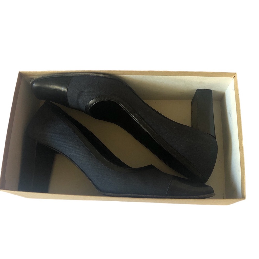 Women's Made in Italy Coach Melora Navy/Black Twill and Leather Heels. Size 9 B - Picture 16 of 16
